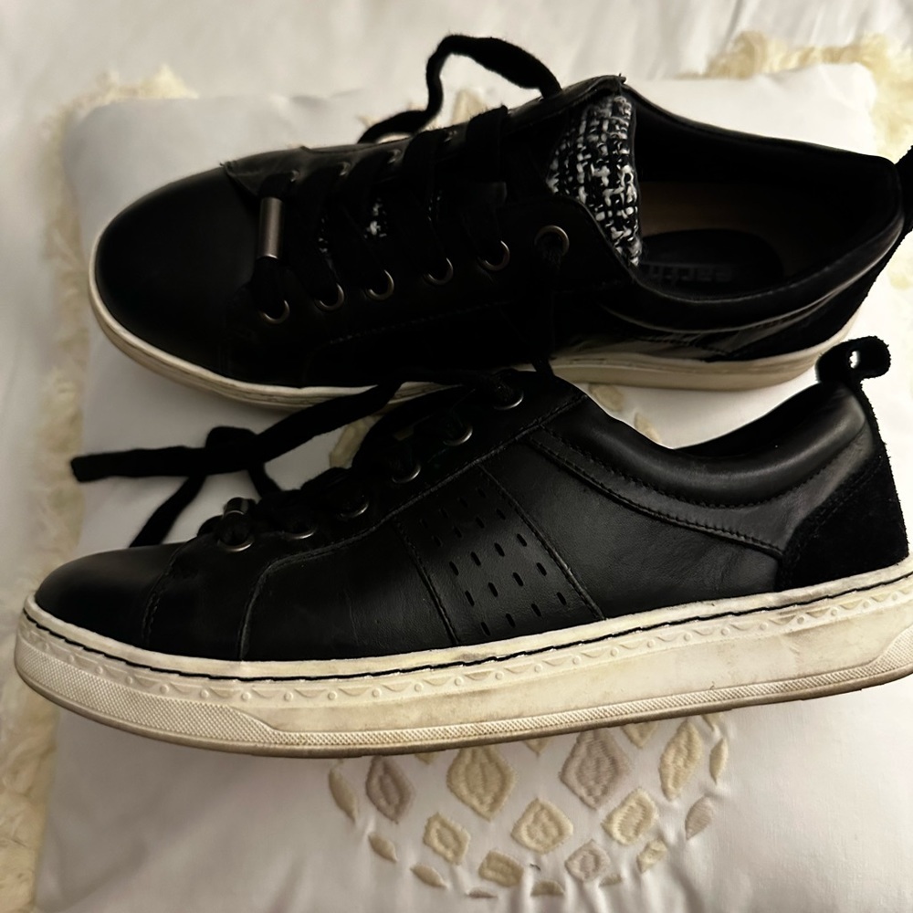 Ladies Earth Athletic Shoes 8.5